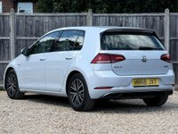USED 2018 68 VOLKSWAGEN GOLF 1.5 Golf SE Nav TSi Evo Semi-Auto 5dr Sat Nav Parking Camera
