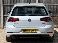 USED 2018 68 VOLKSWAGEN GOLF 1.5 Golf SE Nav TSi Evo Semi-Auto 5dr Sat Nav Parking Camera