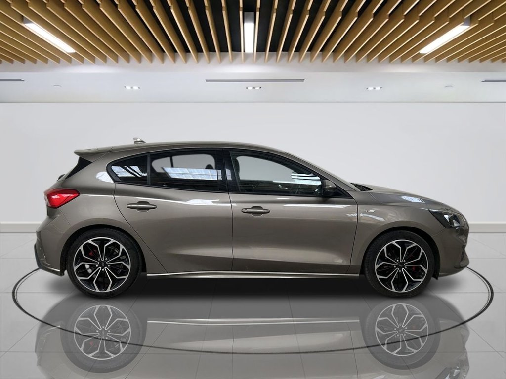2019 Ford Focus — image 7