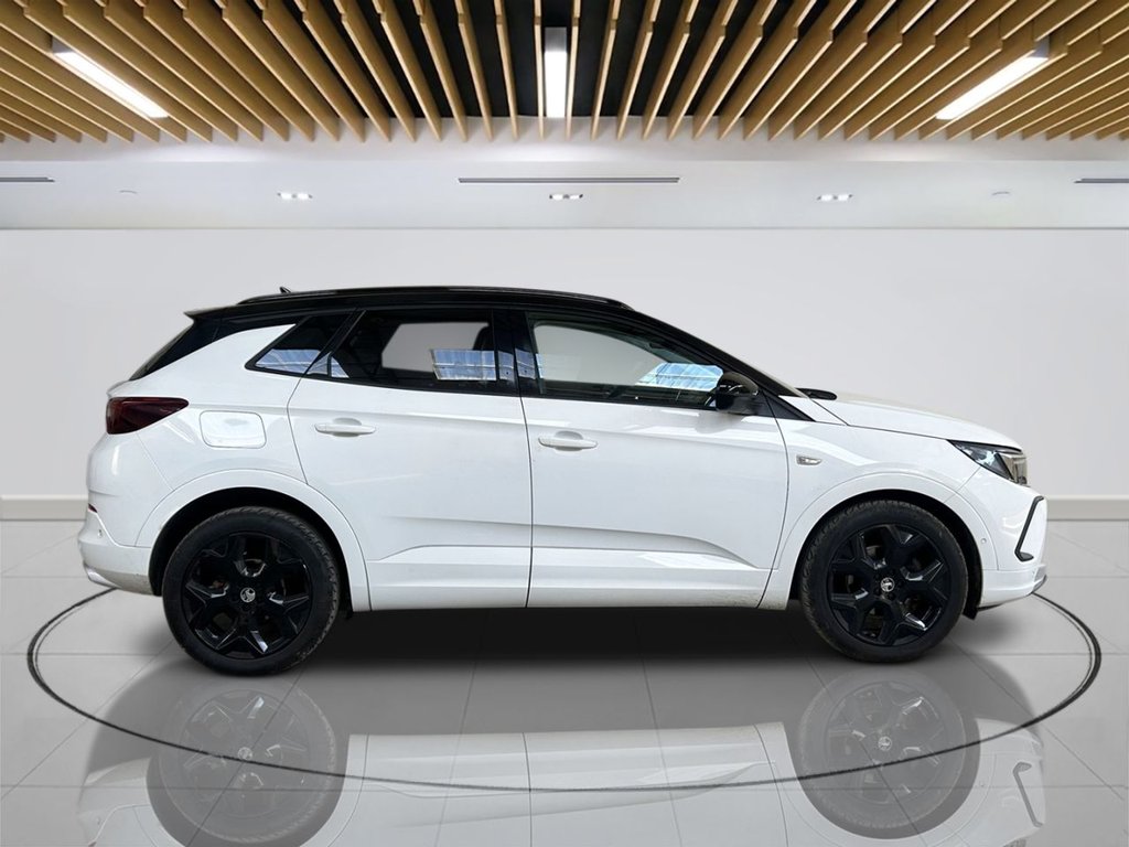 2022 Vauxhall Grandland — image 9