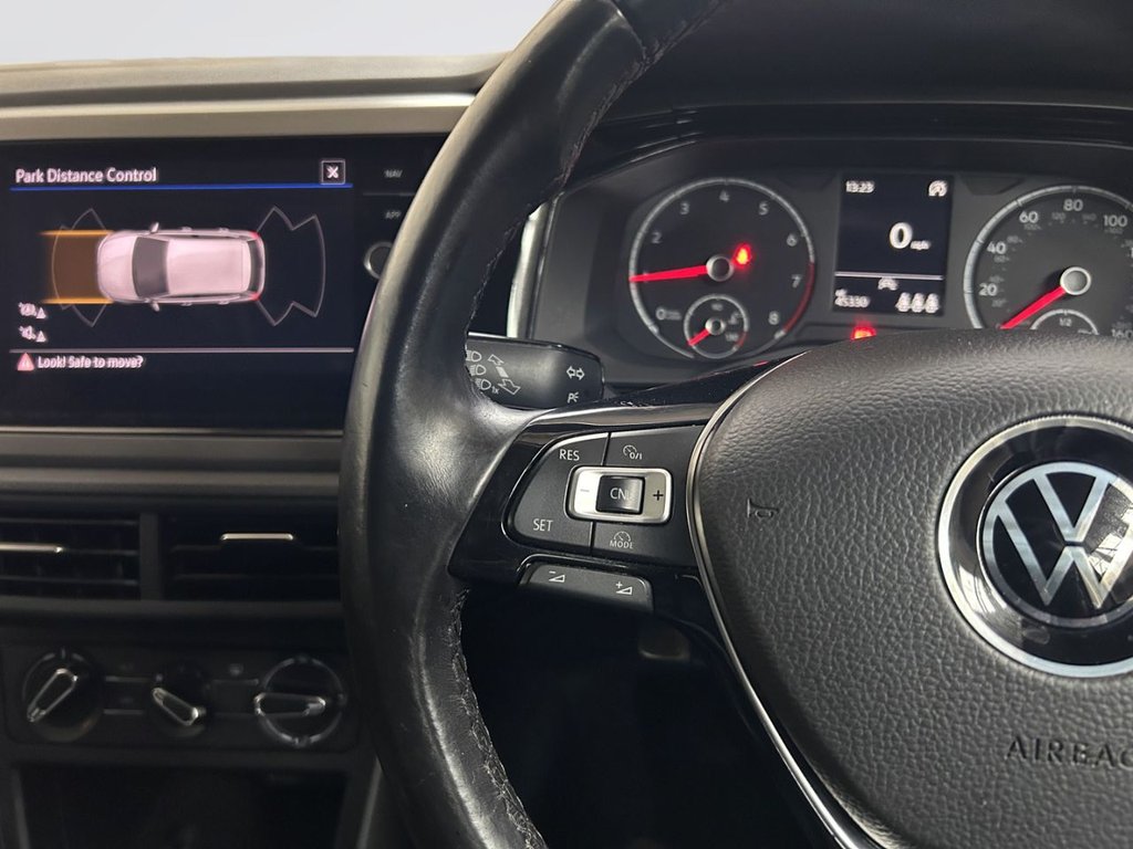 2021 Volkswagen Polo — image 12