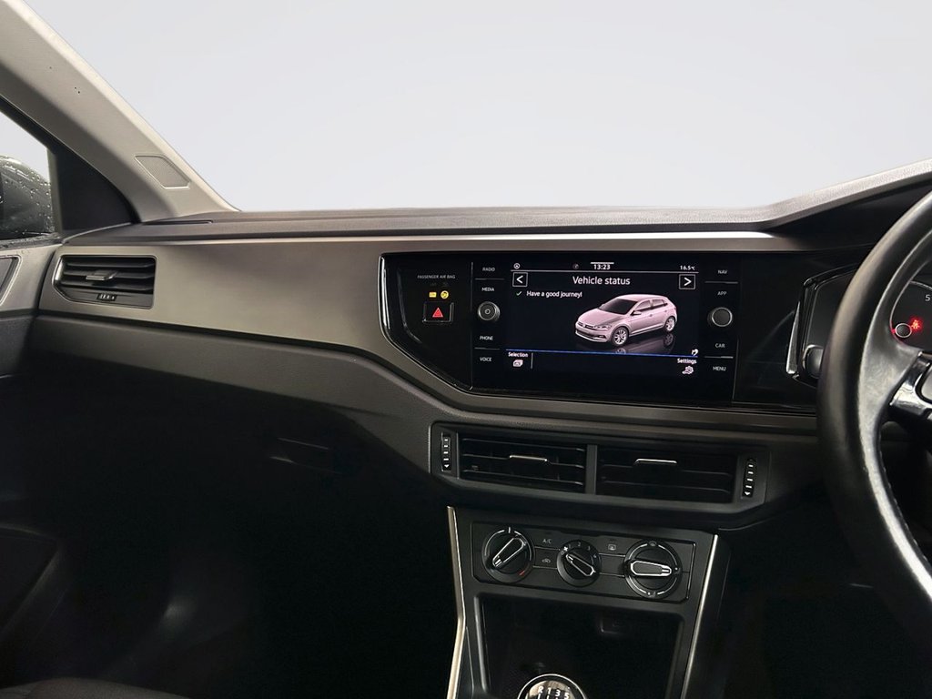 2021 Volkswagen Polo — image 17