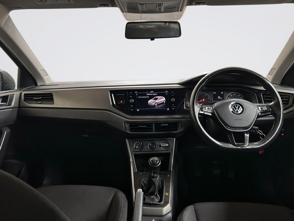 2021 Volkswagen Polo — image 2