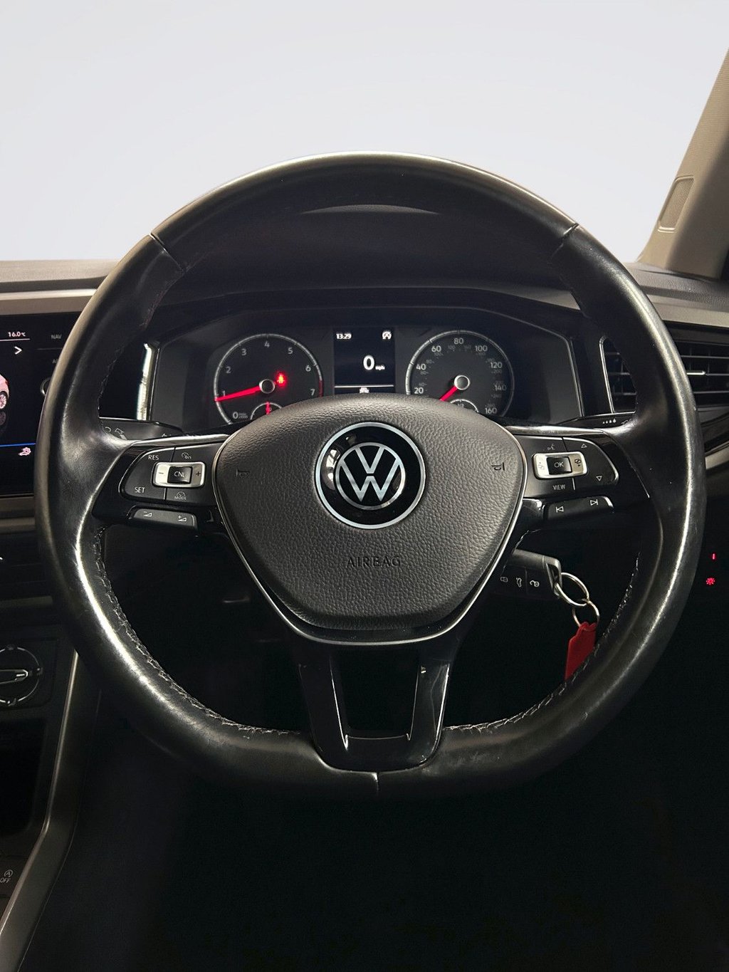 2021 Volkswagen Polo — image 11