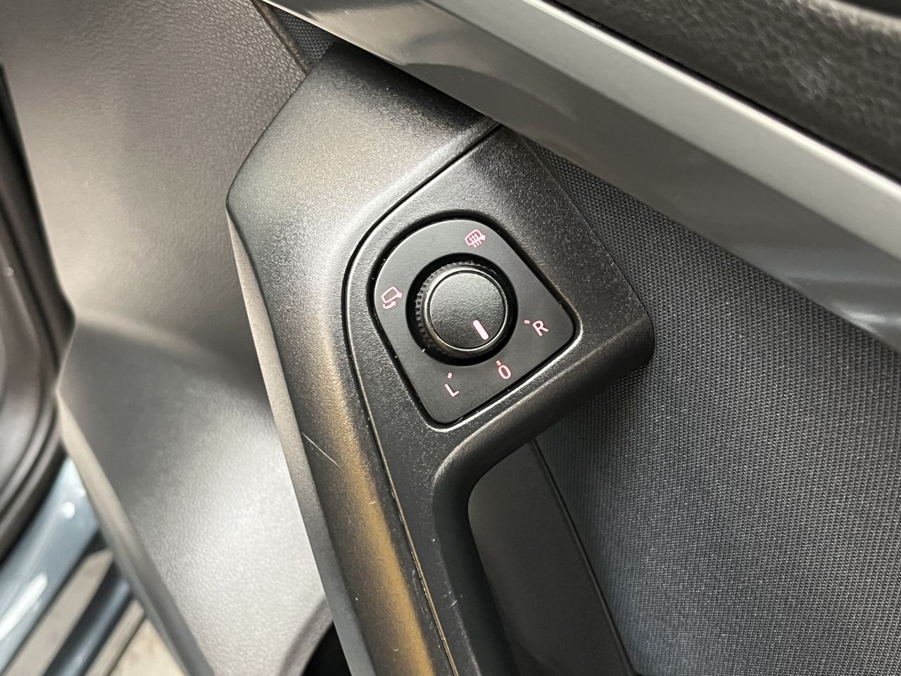 2020 SEAT ATECA 2.0 TDI SE Technology SUV 5dr Diesel DSG 4Drive Euro 6 (s/s) (150 ps) NEW T - vehicle photo 21 for sale on PureCar