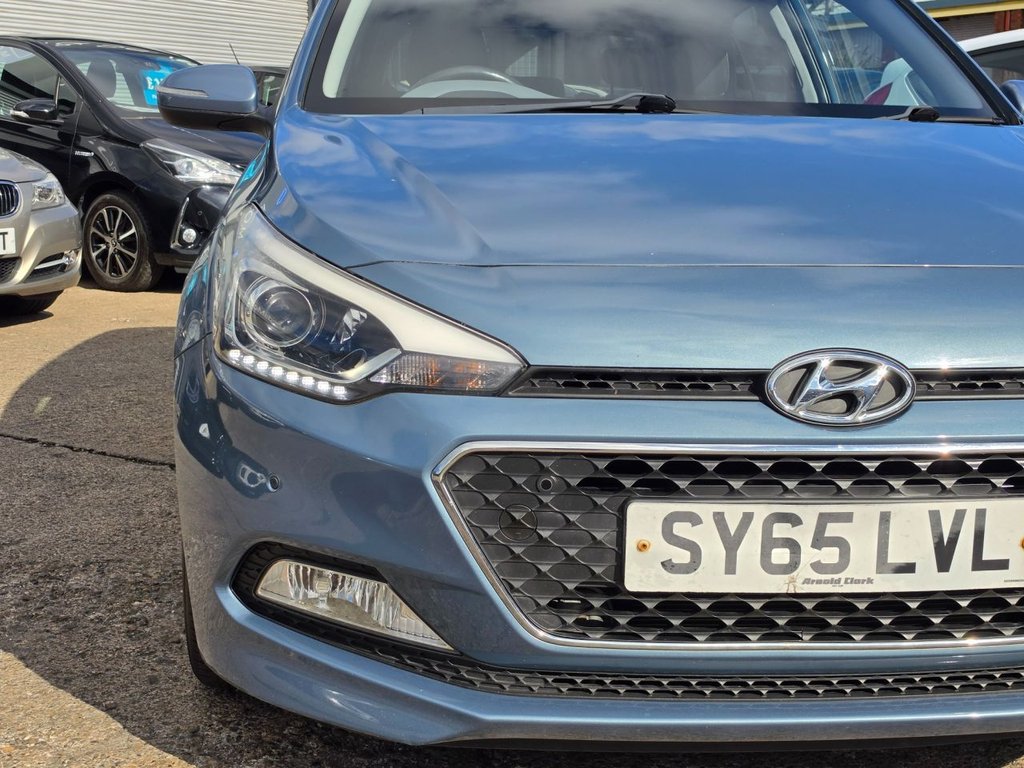 2015 Hyundai i20 — image 4