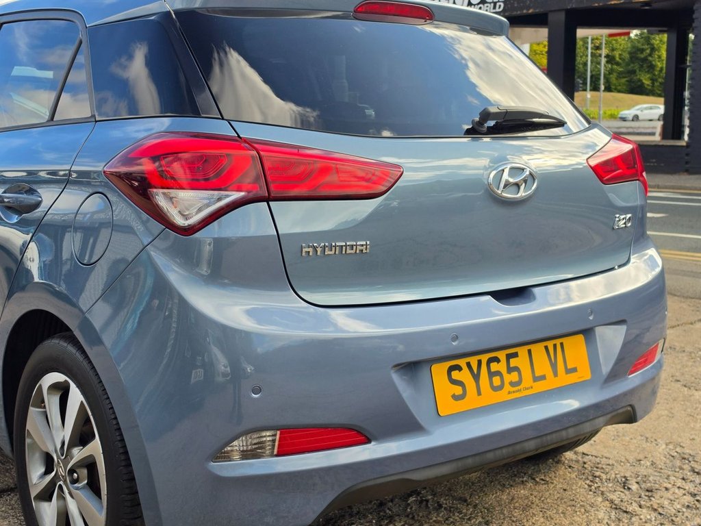 2015 Hyundai i20 — image 16