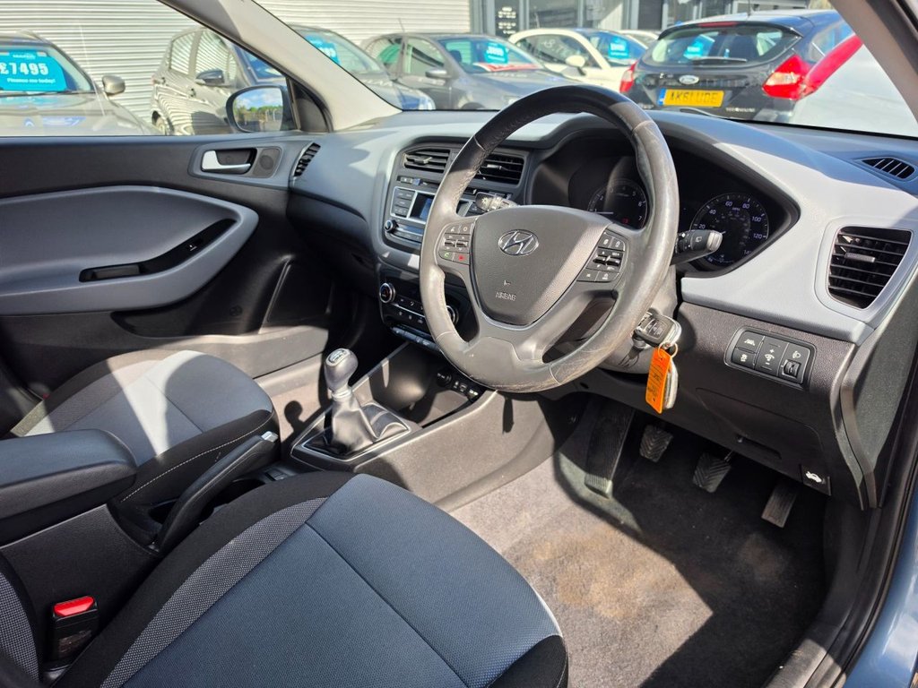 2015 Hyundai i20 — image 41