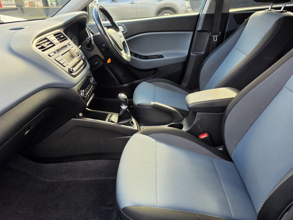 2015 Hyundai i20 — image 30