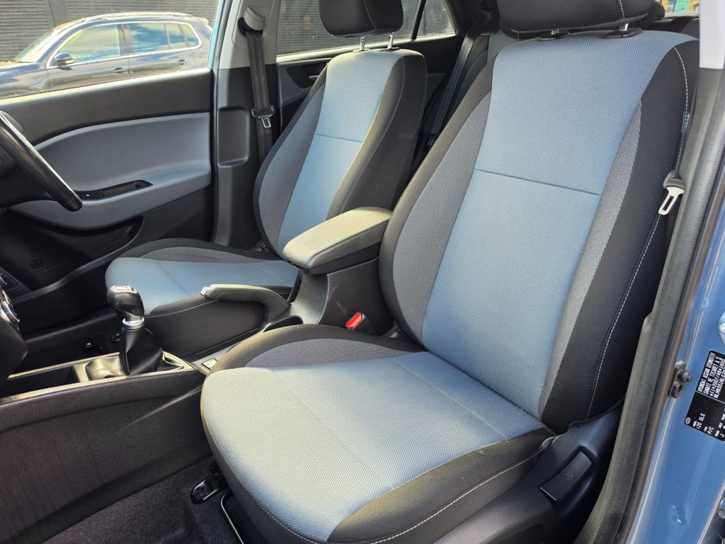 2015 Hyundai i20 — image 31