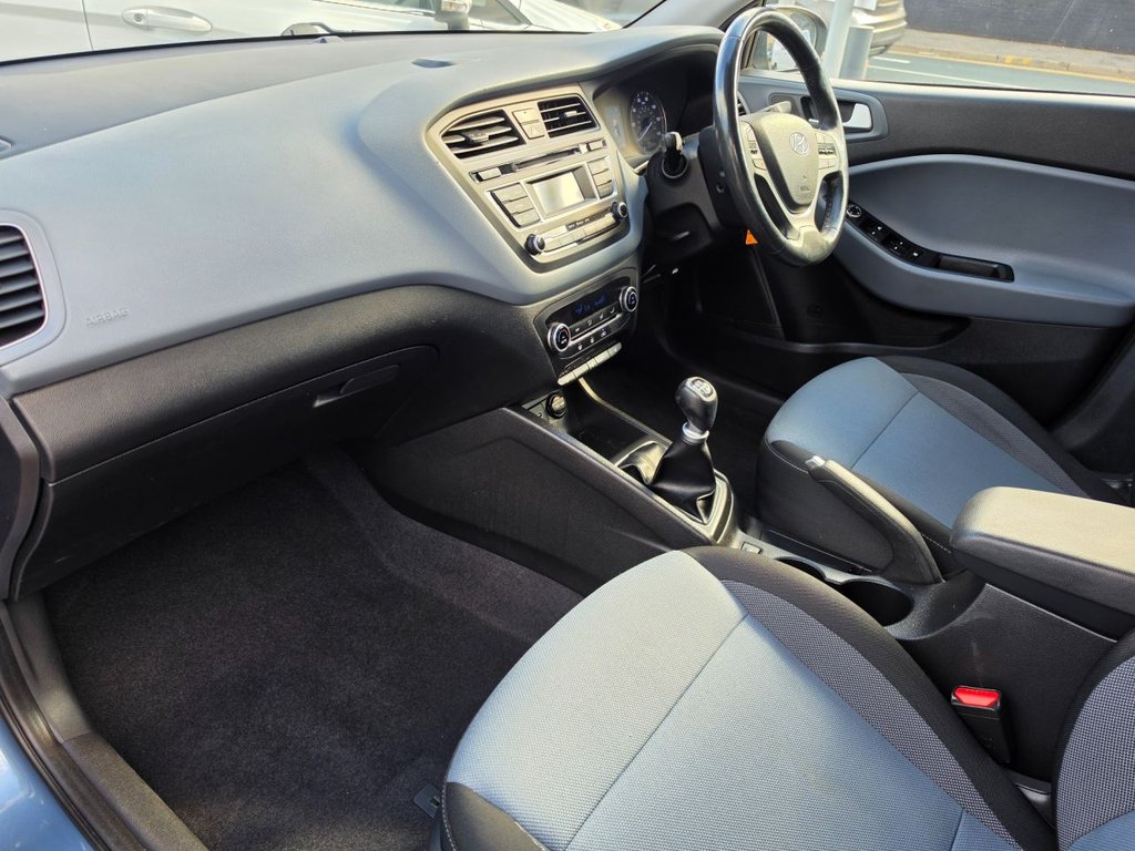 2015 Hyundai i20 — image 29