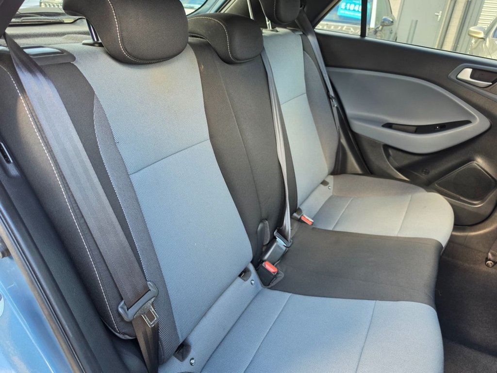 2015 Hyundai i20 — image 36