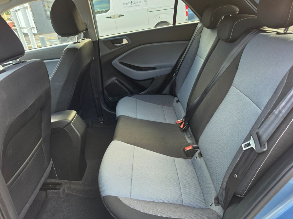 2015 Hyundai i20 — image 32