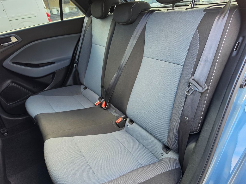 2015 Hyundai i20 — image 33
