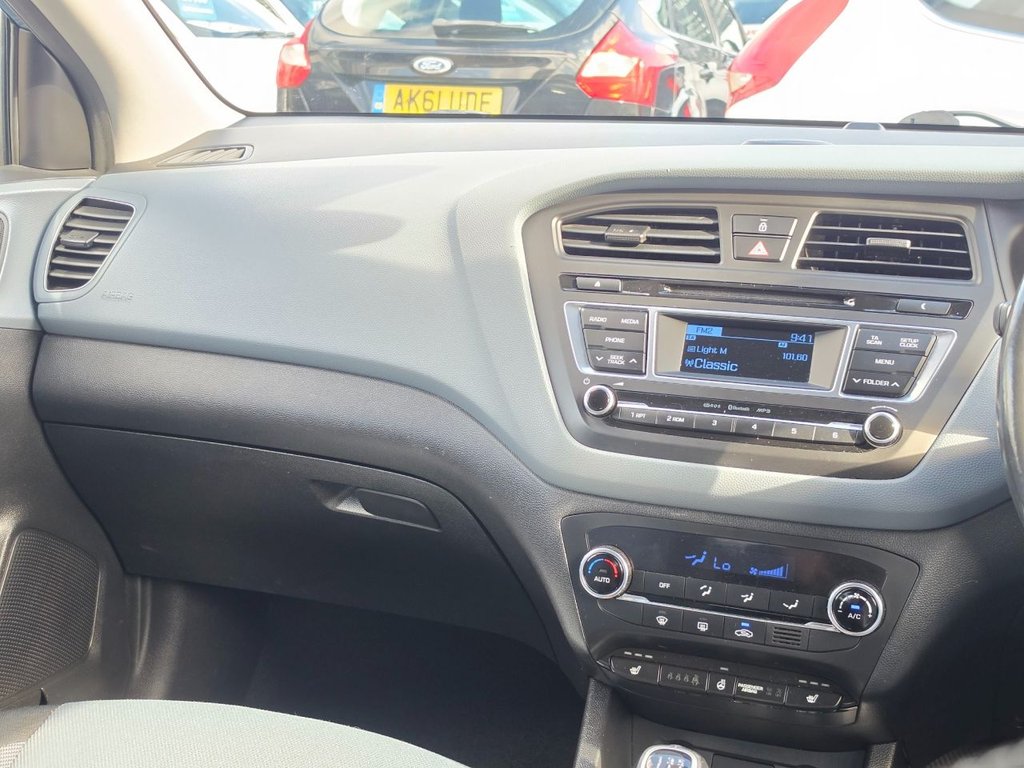 2015 Hyundai i20 — image 47