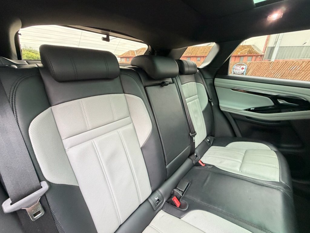 USED 2020 20 LAND ROVER RANGE ROVER EVOQUE 2.0 D180 MHEV First Edition SUV 5dr Diesel Auto 4WD Euro 6 (s/s) (180 ps) PAN ROOF, R/CAM, CARPLAY, FSH