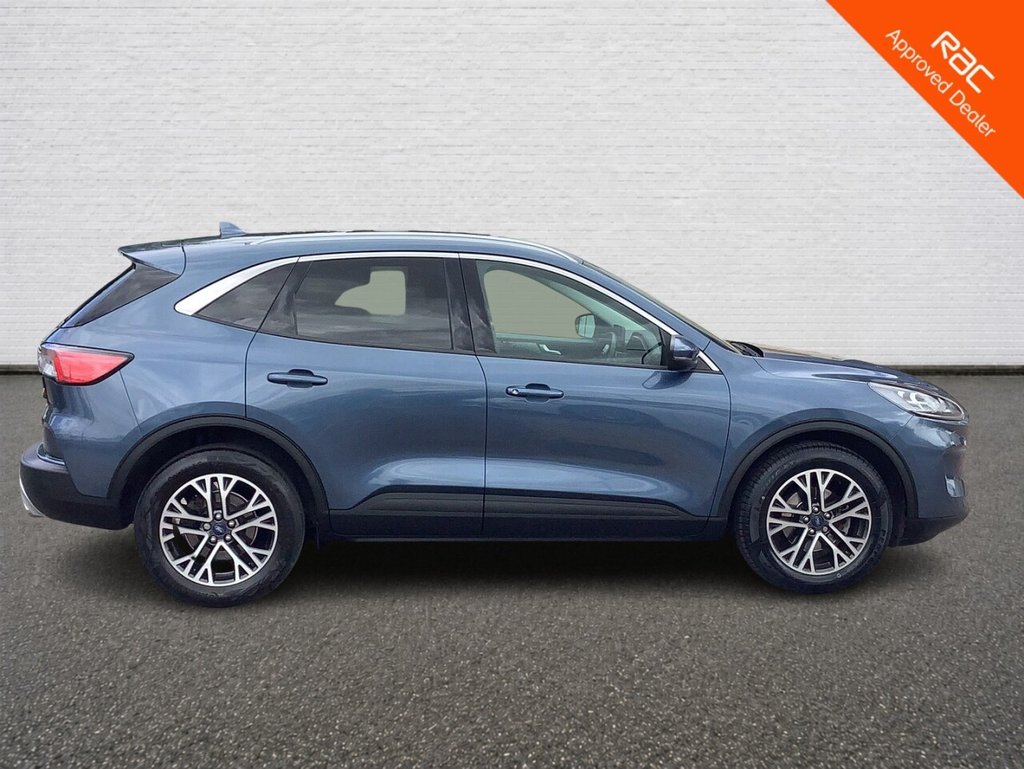 2023 Ford Kuga — image 2