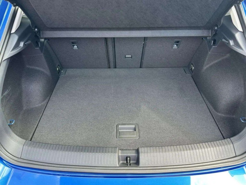 2023 Volkswagen T-Roc — image 9