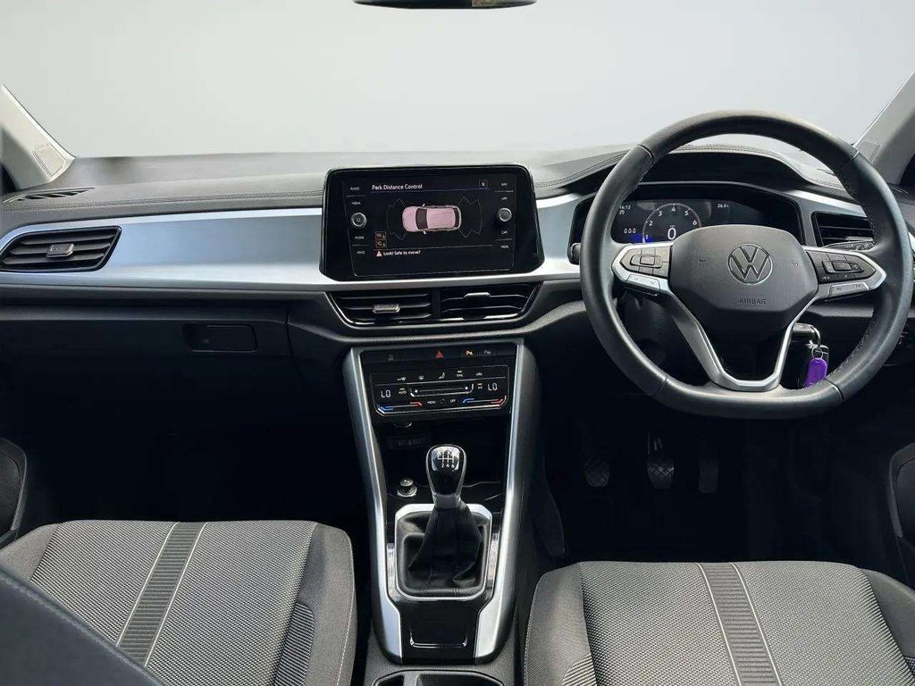 2023 Volkswagen T-Roc — image 11