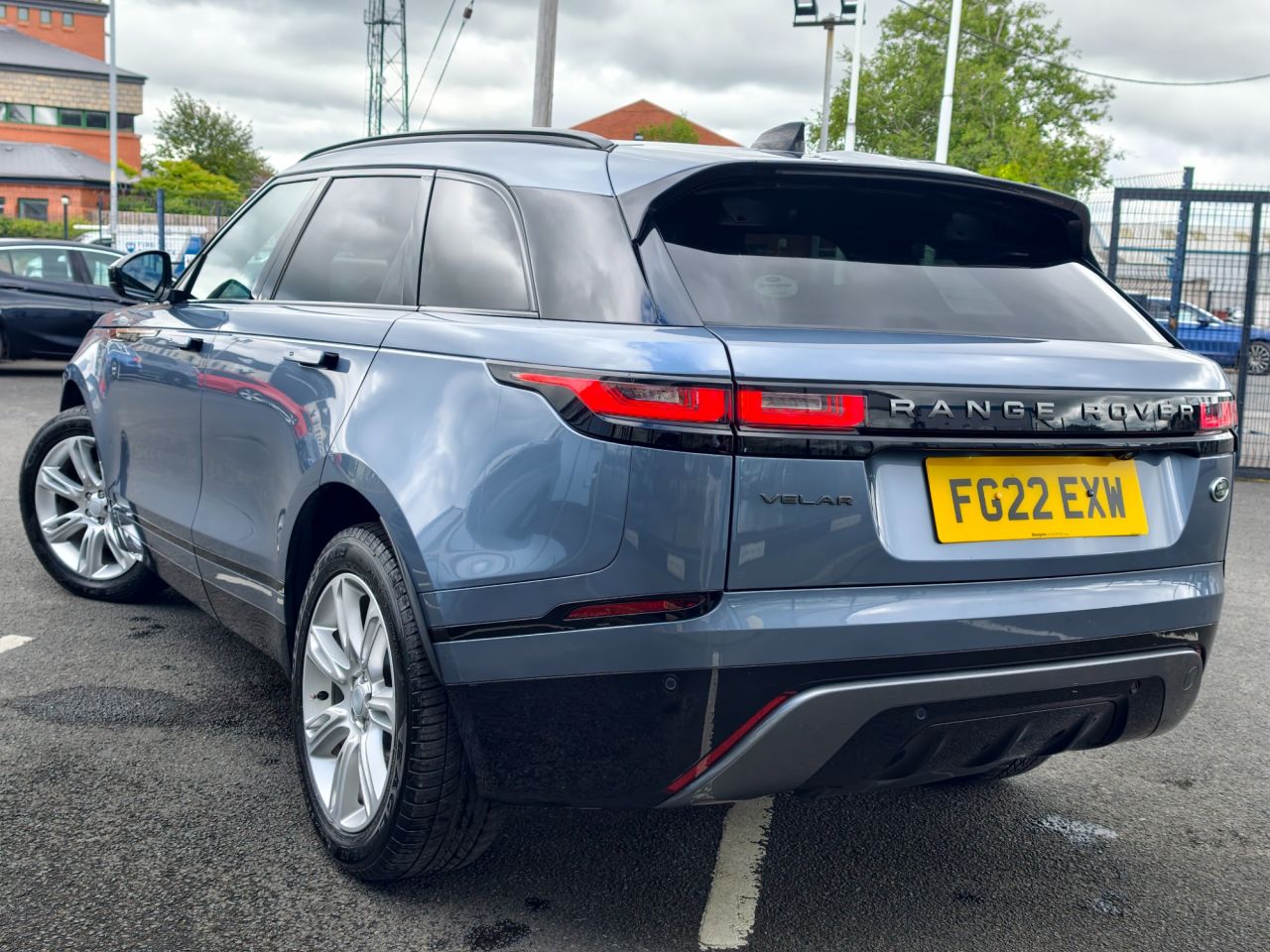 2022 LAND ROVER RANGE ROVER VELAR 2.0 D200 MHEV R-Dynamic SE SUV 5dr Diesel Auto 4WD Euro 6 (s/s) (204 ps) - vehicle photo 4 for sale on PureCar