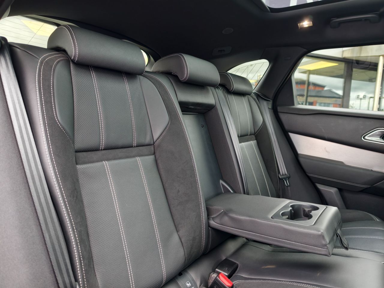 2022 LAND ROVER RANGE ROVER VELAR 2.0 D200 MHEV R-Dynamic SE SUV 5dr Diesel Auto 4WD Euro 6 (s/s) (204 ps) - vehicle photo 22 for sale on PureCar