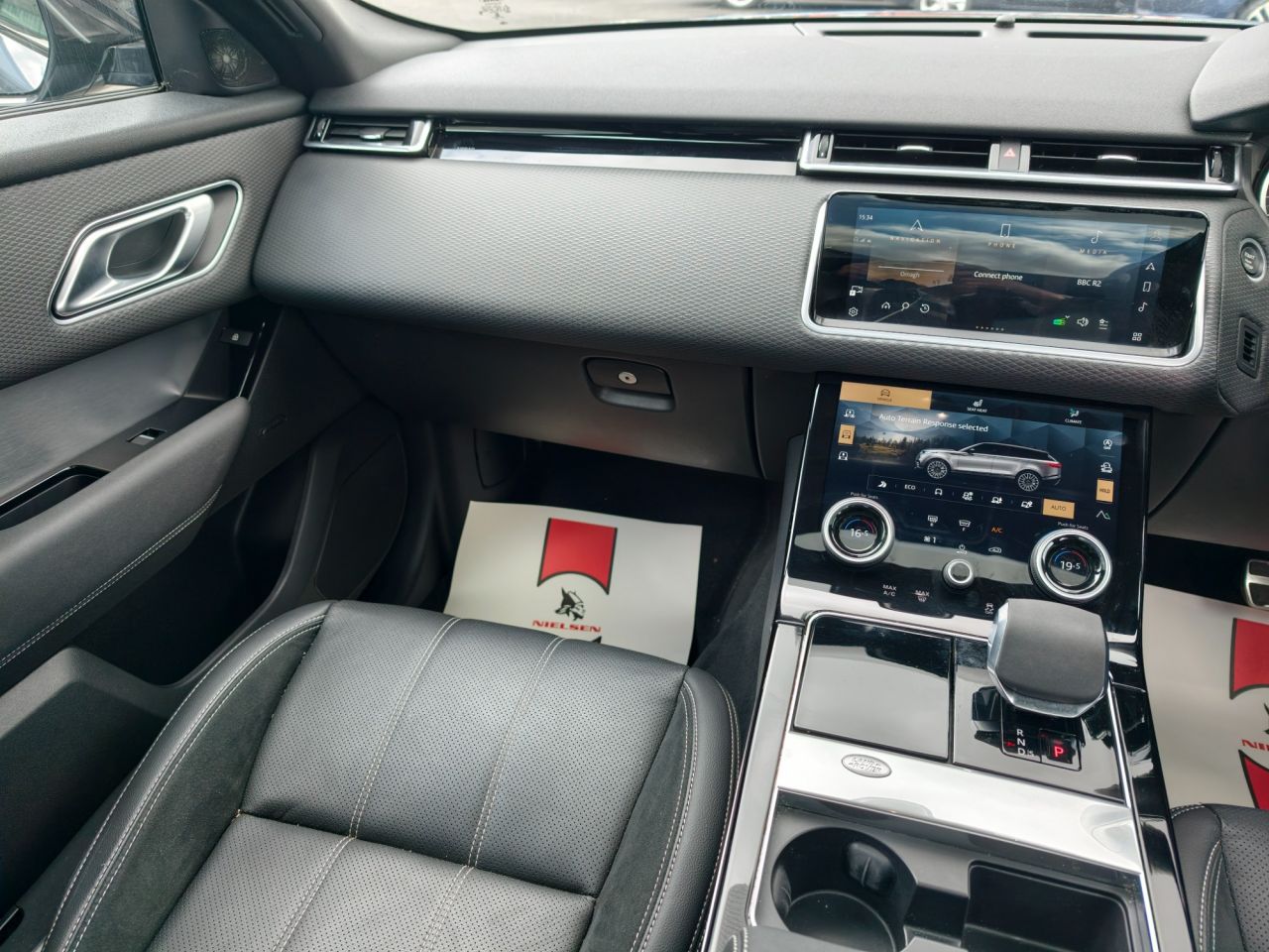 2022 LAND ROVER RANGE ROVER VELAR 2.0 D200 MHEV R-Dynamic SE SUV 5dr Diesel Auto 4WD Euro 6 (s/s) (204 ps) - vehicle photo 26 for sale on PureCar