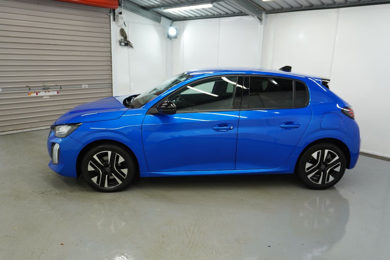 2025 PEUGEOT 1.2 PureTech Allure Hatchback 5dr Petrol Manual Euro 6 (s/s) (100 ps) - vehicle photo 13 for sale on PureCar