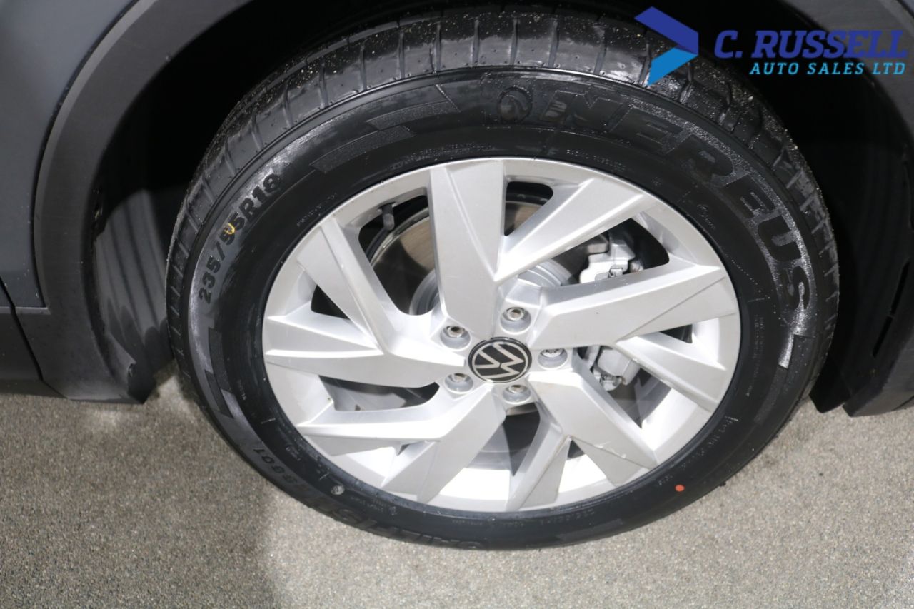 2023 VOLKSWAGEN TIGUAN 2.0 TDI Life SUV 5dr Diesel DSG Euro 6 (s/s) (150 ps) - vehicle photo 17 for sale on PureCar