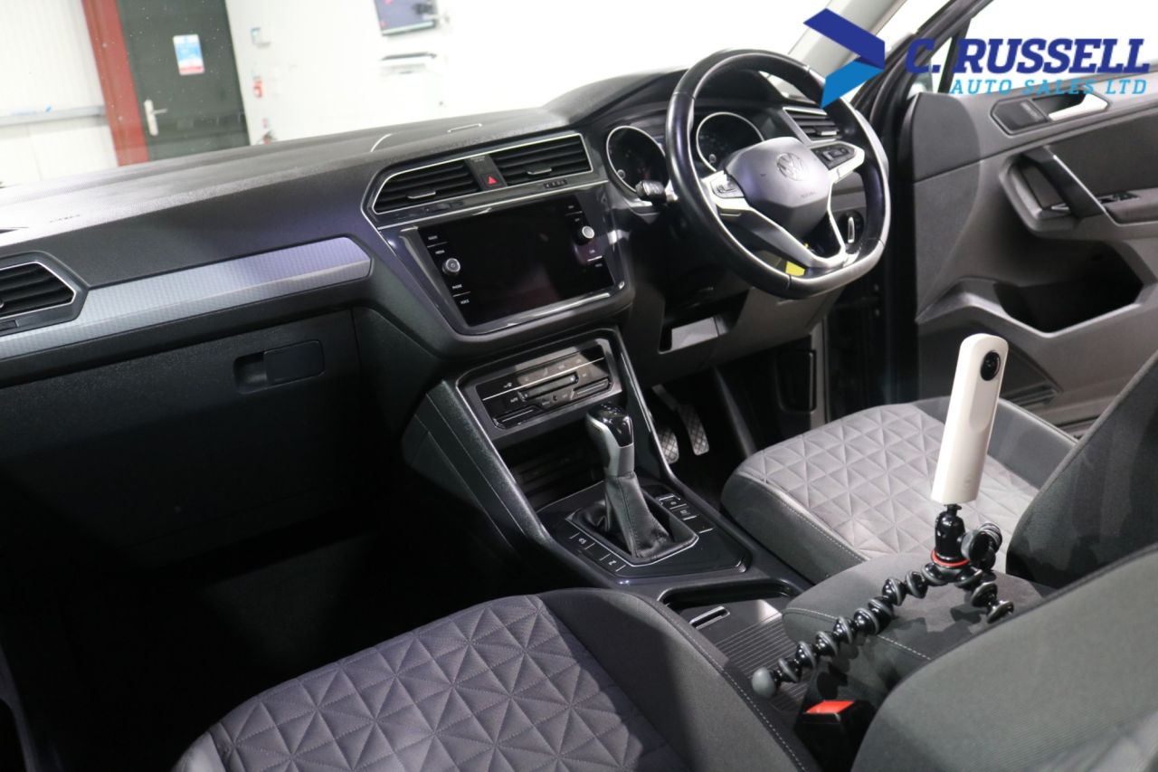2023 VOLKSWAGEN TIGUAN 2.0 TDI Life SUV 5dr Diesel DSG Euro 6 (s/s) (150 ps) - vehicle photo 27 for sale on PureCar