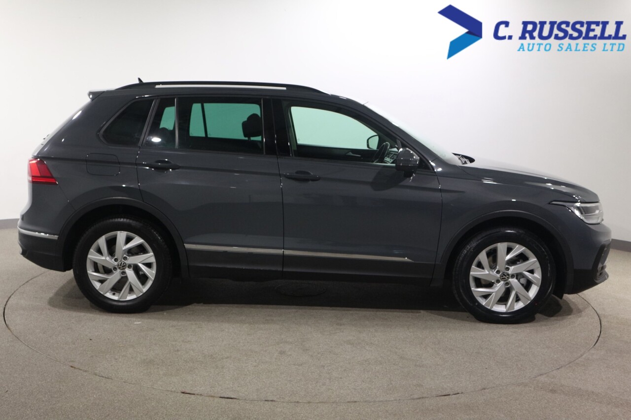 2023 VOLKSWAGEN TIGUAN 2.0 TDI Life SUV 5dr Diesel DSG Euro 6 (s/s) (150 ps) - vehicle photo 8 for sale on PureCar