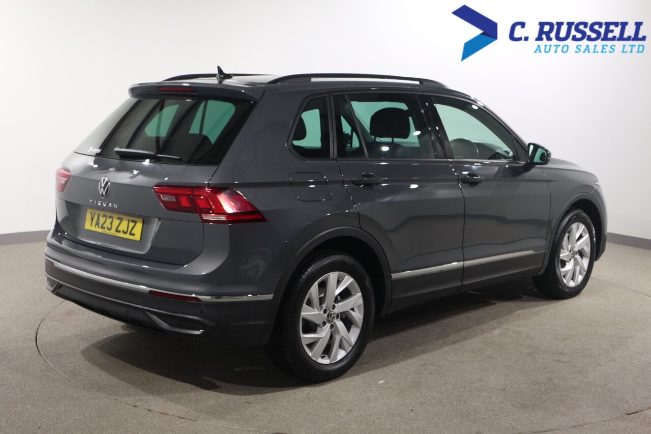2023 VOLKSWAGEN TIGUAN 2.0 TDI Life SUV 5dr Diesel DSG Euro 6 (s/s) (150 ps) - vehicle photo 10 for sale on PureCar