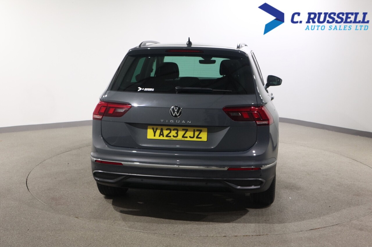 2023 VOLKSWAGEN TIGUAN 2.0 TDI Life SUV 5dr Diesel DSG Euro 6 (s/s) (150 ps) - vehicle photo 12 for sale on PureCar