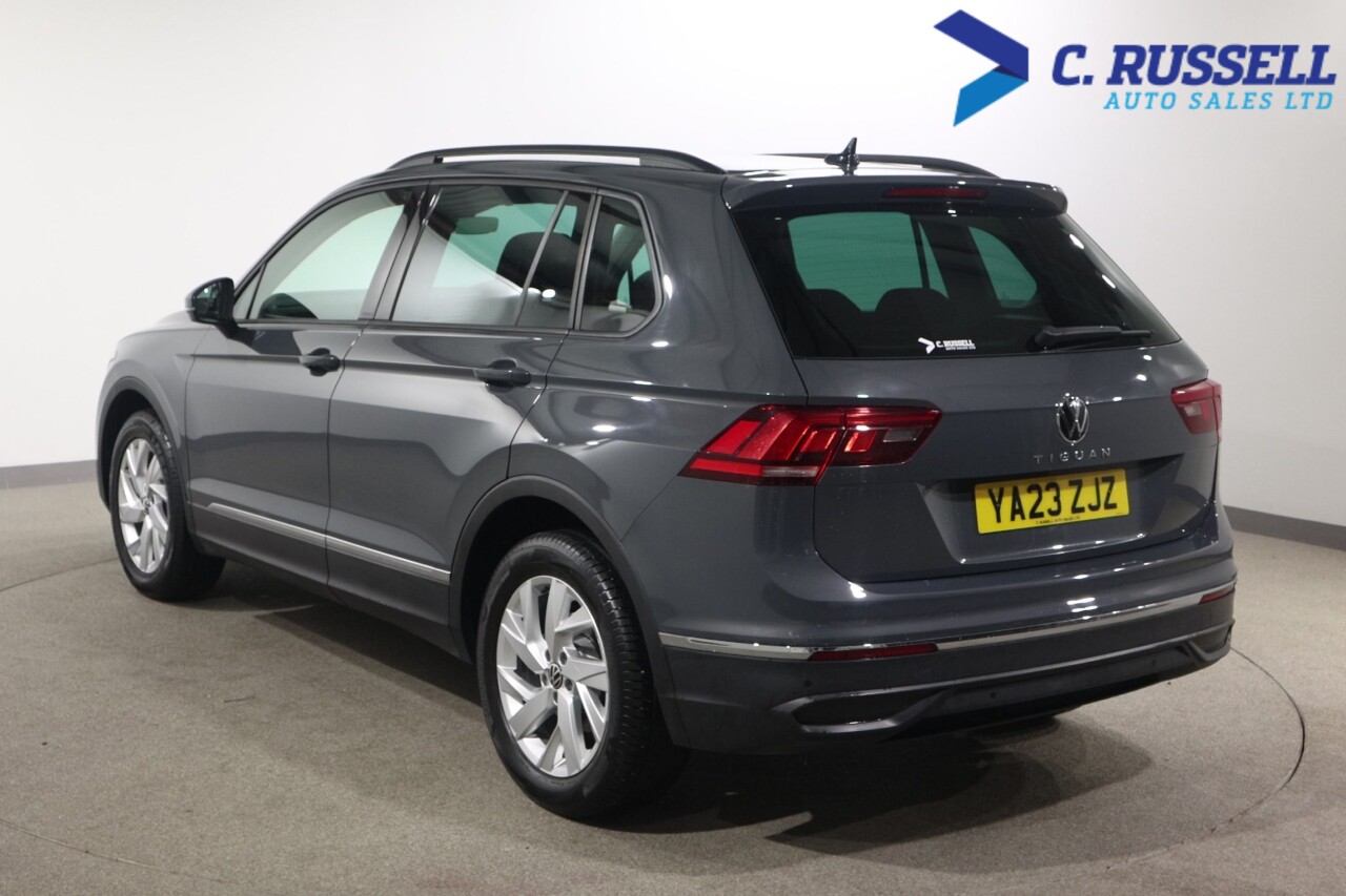 2023 VOLKSWAGEN TIGUAN 2.0 TDI Life SUV 5dr Diesel DSG Euro 6 (s/s) (150 ps) - vehicle photo 14 for sale on PureCar