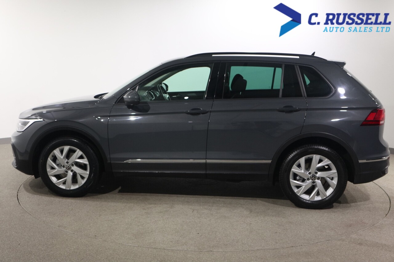 2023 VOLKSWAGEN TIGUAN 2.0 TDI Life SUV 5dr Diesel DSG Euro 6 (s/s) (150 ps) - vehicle photo 16 for sale on PureCar
