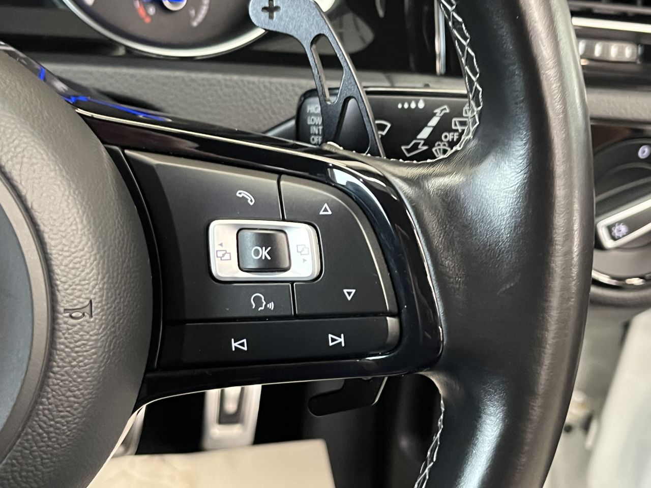 2016 VOLKSWAGEN GOLF R TSI 4Motion DSG - vehicle photo 27 for sale on PureCar