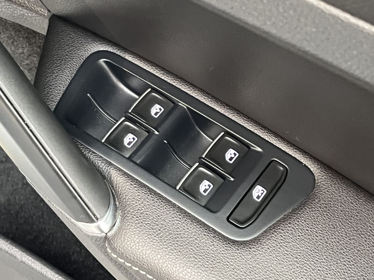 2016 VOLKSWAGEN GOLF R TSI 4Motion DSG - vehicle photo 31 for sale on PureCar