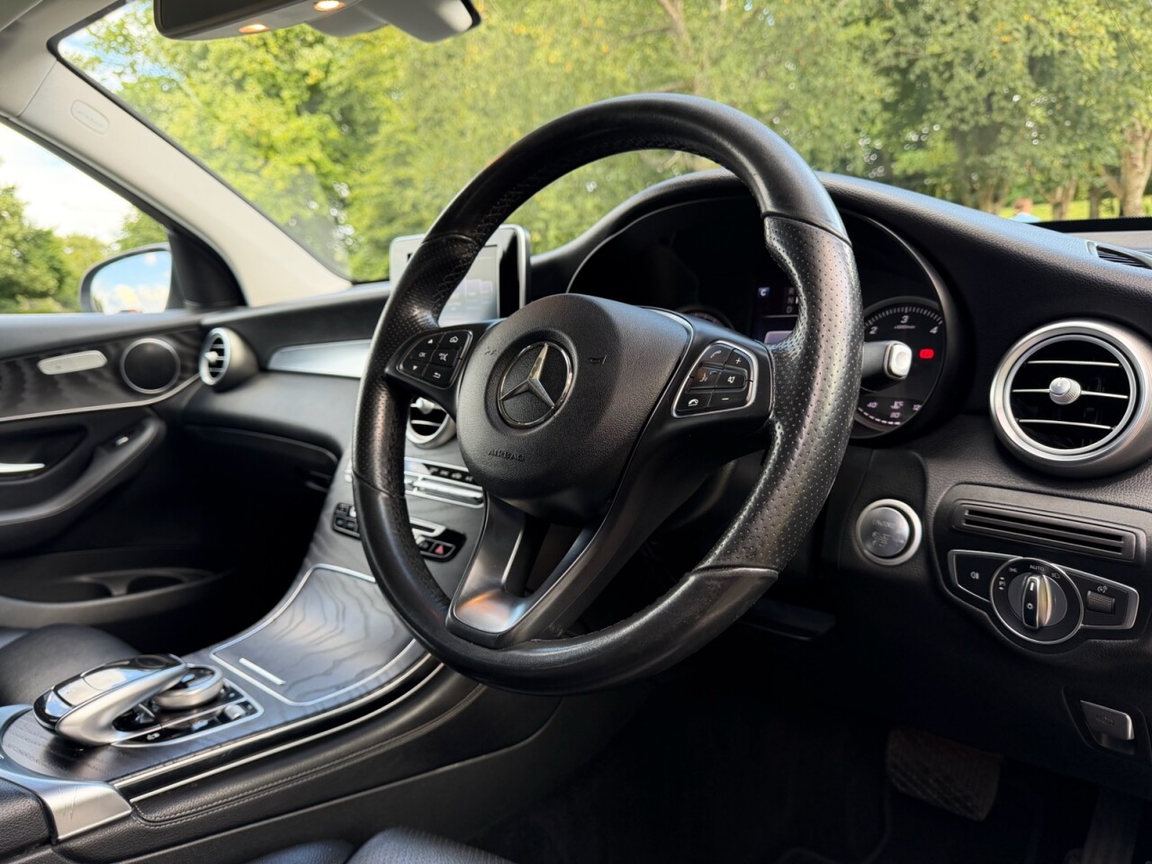 2017 MERCEDES GLC 2.1 GLC220d Sport SUV 5dr Diesel G-Tronic 4MATIC Euro 6 (s/s) (170 ps) - vehicle photo 2 for sale on PureCar