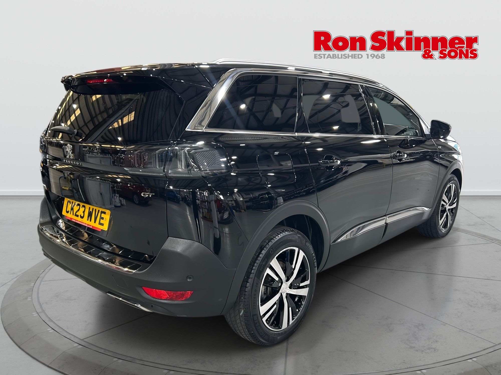 2023 Peugeot 5008 — image 4