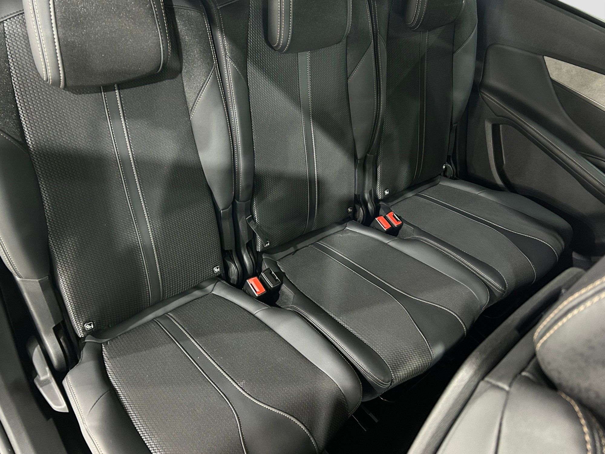 2023 Peugeot 5008 — image 6