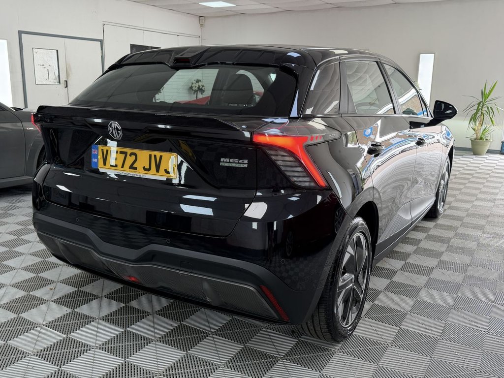 USED 2023 72 MG MG4 51kWh SE Hatchback 5dr Electric Auto (170 ps) 