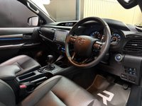 USED 2023 23 TOYOTA HILUX 2.8 D-4D Invincible X Pickup Double Cab 4dr Diesel Auto 4WD Euro 6 (s/s) (204 ps) 