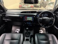 USED 2023 23 TOYOTA HILUX 2.8 D-4D Invincible X Pickup Double Cab 4dr Diesel Auto 4WD Euro 6 (s/s) (204 ps) 