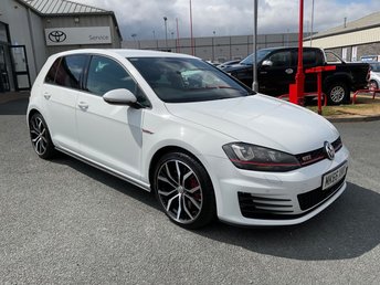 2016 VOLKSWAGEN GOLF