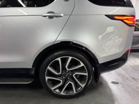 USED 2018 18 LAND ROVER DISCOVERY 5 3.0 TD V6 HSE Luxury SUV 5dr Diesel Auto 4WD Euro 6 (s/s) (258 ps) 2018 LANDROVER DISCOVERY 5 HSE LUXURY 3.0 TDV6 EURO 6 - INDUS SILVER - 9 SERVICES TO 112K MILES - REAR ENTERTAINMENT - 22 INCH ALLOYS - TILT & SLIDE GLASS PANROOF - BLACK PACK - DYNAMIC PACK - LED HEADLIGHTS - 360 CAMERAS