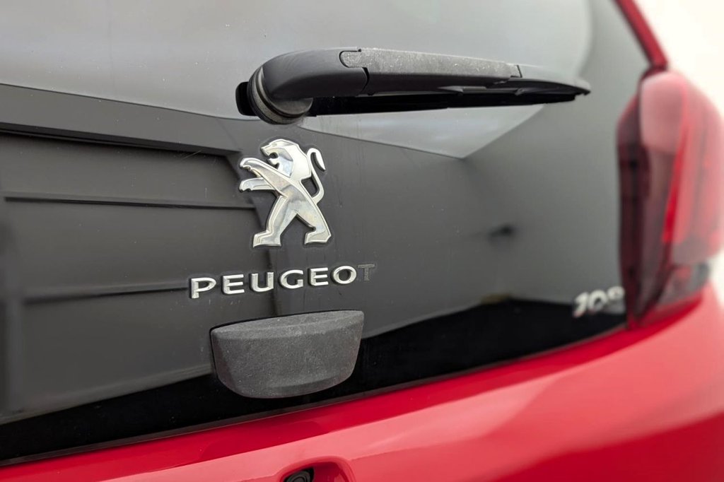 USED 2015 15 PEUGEOT 108 1.2 VTi PureTech Allure Hatchback 3dr Petrol Manual Euro 5 (82 ps) Camera, Bluetooth, DAB
