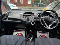 USED 2009 59 HONDA JAZZ 1.4 i-VTEC EX Hatchback 5dr Petrol Manual Euro 4 (100 ps) LOVELY LOW MILEAGE EXAMPLE, IDEAL 1ST CAR, PANORAMIC SUNROOF, ALLOY WHEELS