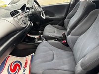 USED 2009 59 HONDA JAZZ 1.4 i-VTEC EX Hatchback 5dr Petrol Manual Euro 4 (100 ps) LOVELY LOW MILEAGE EXAMPLE, IDEAL 1ST CAR, PANORAMIC SUNROOF, ALLOY WHEELS