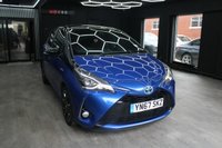 USED 2017 67 TOYOTA YARIS 1.5 VVT-h Blue Bi-Tone Hatchback 5dr Petrol Hybrid E-CVT Euro 6 (s/s) (100 ps) BLUETOOTH - CRUISE CONTROL