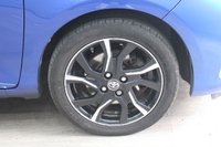USED 2017 67 TOYOTA YARIS 1.5 VVT-h Blue Bi-Tone Hatchback 5dr Petrol Hybrid E-CVT Euro 6 (s/s) (100 ps) BLUETOOTH - CRUISE CONTROL