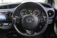 USED 2017 67 TOYOTA YARIS 1.5 VVT-h Blue Bi-Tone Hatchback 5dr Petrol Hybrid E-CVT Euro 6 (s/s) (100 ps) BLUETOOTH - CRUISE CONTROL